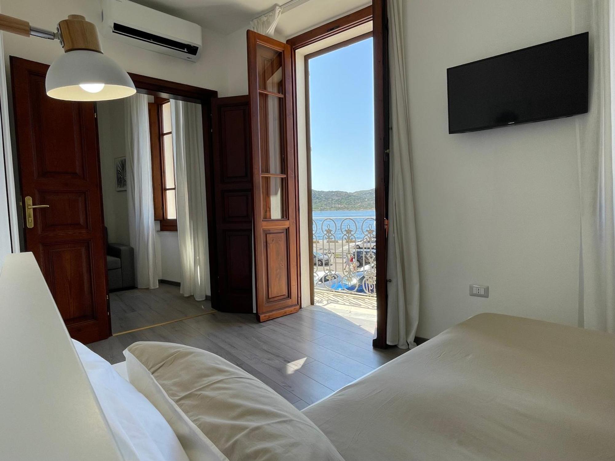 Il Caracolo Rooms La Maddalena  Esterno foto