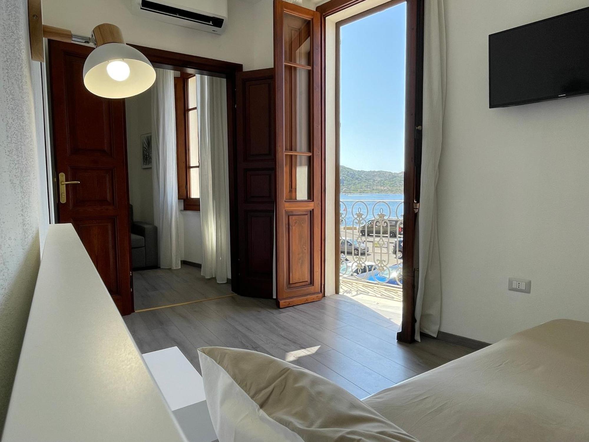 Il Caracolo Rooms La Maddalena  Esterno foto
